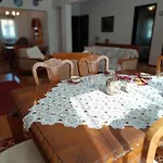 Cozy Garden House * Árgos Orestikón
