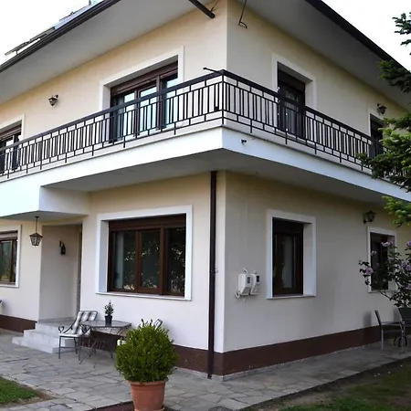 Cozy Garden House Daire