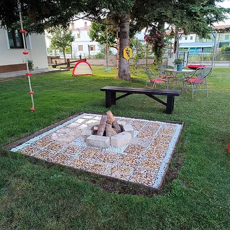 Cozy Garden House * Árgos Orestikón